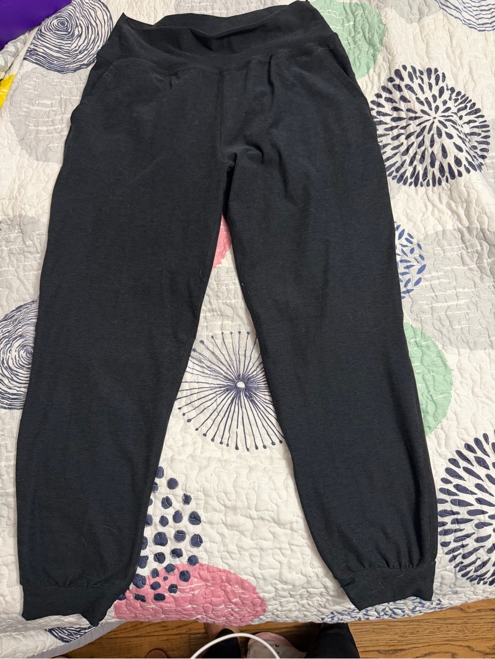 Beyond Yoga Black Jogger Pants Size Large